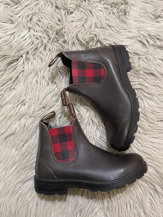 Blundstone Shoes - Blundstone Brown Leather Chelsea Boots with Red & Black Plaid Elastic